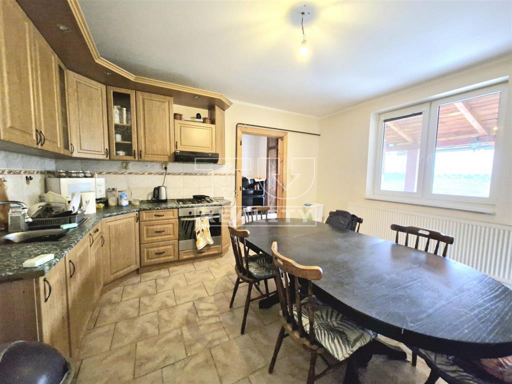 Znížená cenaTUreality ponúka na predaj 4-izbový... - 2