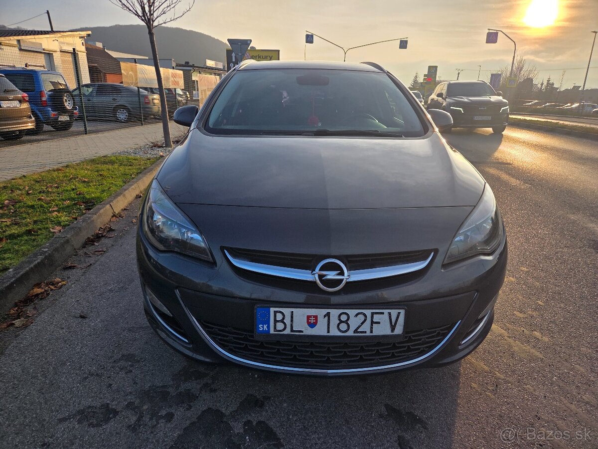 Opel Astra Sport Tourer ST 1.7 CDTI ECOTEC Active/drive - 2