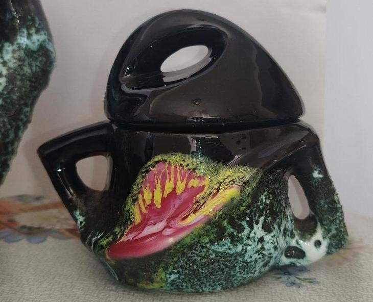 Sopečný čajový servis. - 2