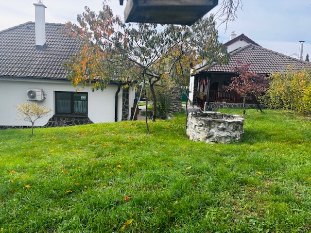 Dva rodinné domy v srdci Myjavských kopaníc – pokoj, príroda - 2