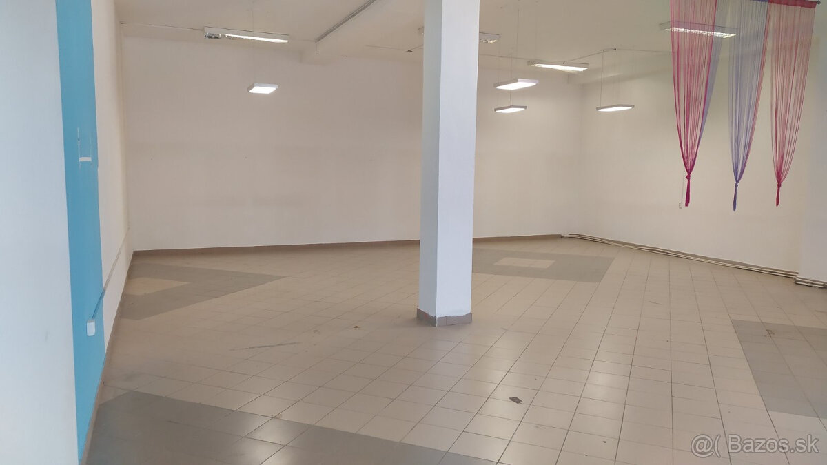 Na prenájom obchodné priestory – 105 m², OC Opal, na sídlisk - 2