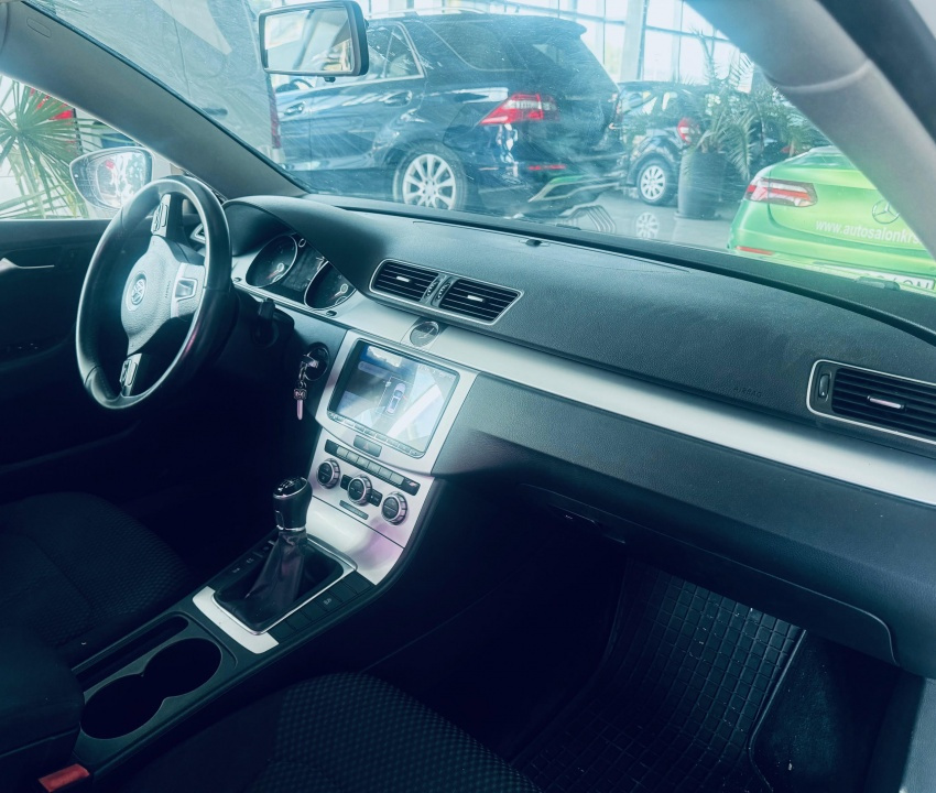 Volkswagen Passat 1.6TDI, SK ŠPZ - 2