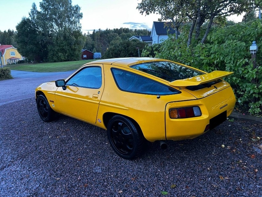 Porsche 928 z roku 1980 - 2