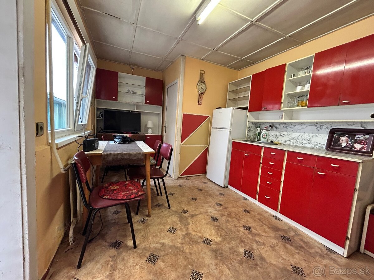 Ponúkam na predaj 3izb Rodinný dom so záhradou blízko Levíc - 2