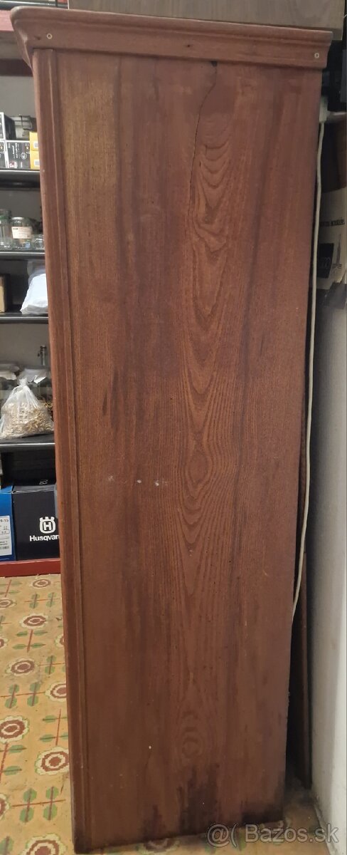 Starožitná skriňa - 2