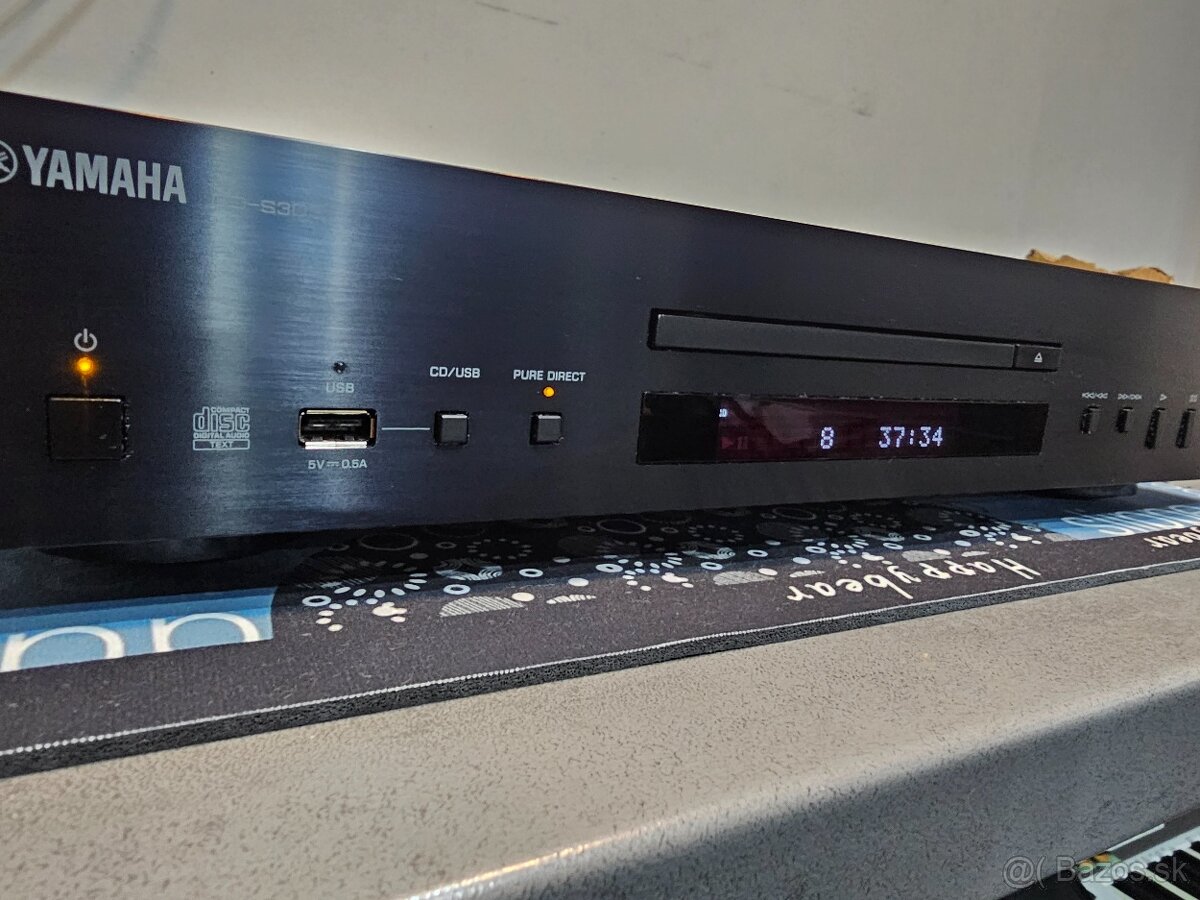 Yamaha CD-303 Top stav - 2