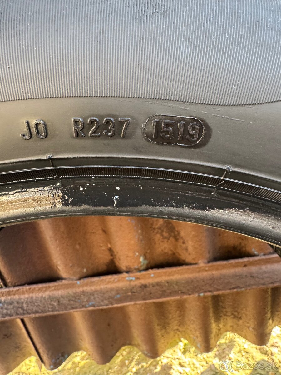 Pirelli Cinturato P7 215/55 R17 - 2