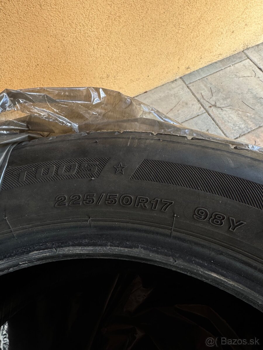 Letné pneu bridgestone 225/50 r17 - 2