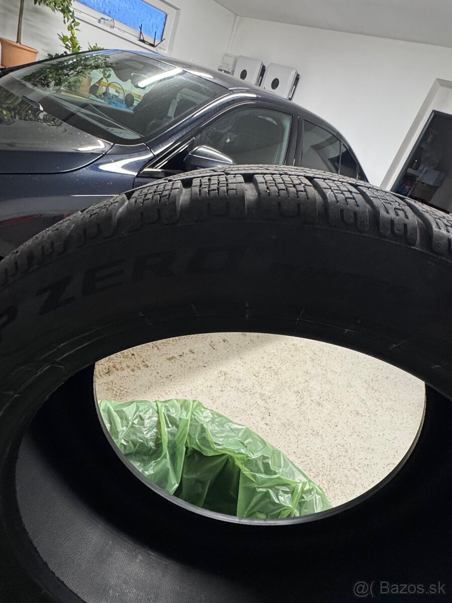 Predám zimné pneumatiky 245/45 R19 - 2
