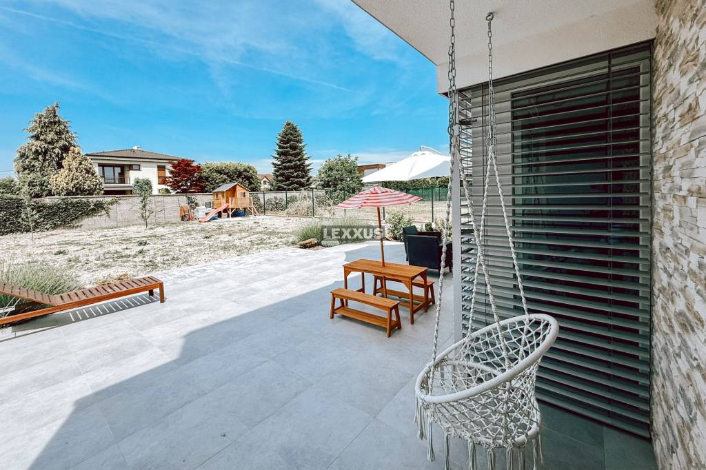 | Moderná novostavba Rodinného domu s krásnym pozemkom v Zál - 2