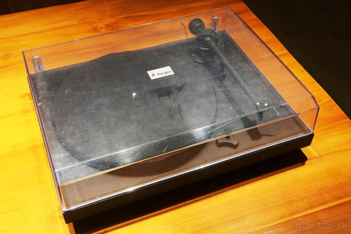 Predám gramofon Pro-Ject Debut III/Phono USB - 2