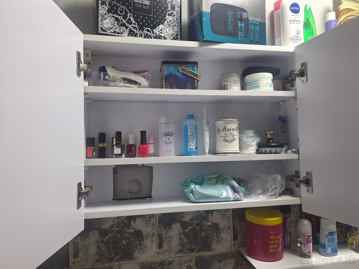 Zrkadlová skrinka - 2