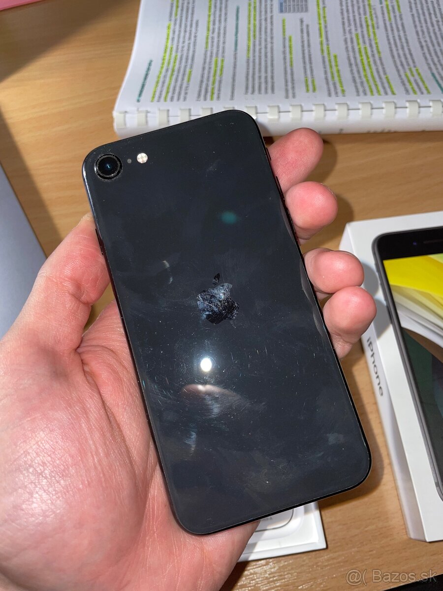 iPhone SE (2020) - 2