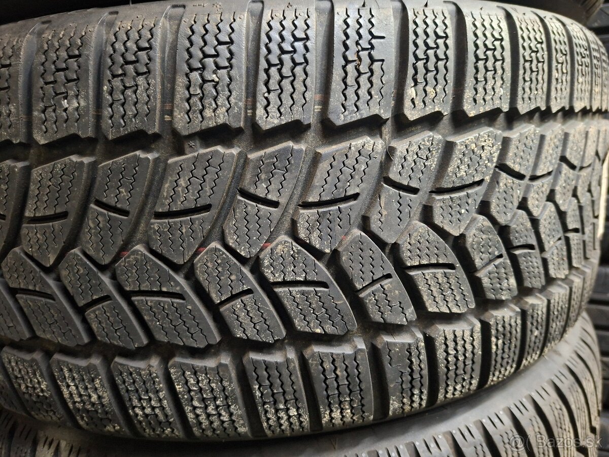 225/40R18 Dunlop 8mm zimné - 2