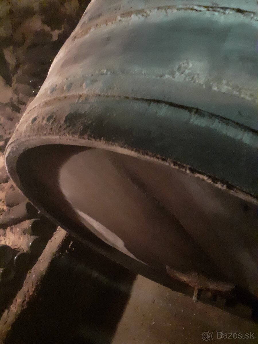 Predavam dreveny sud, objem 1500 liter - 2