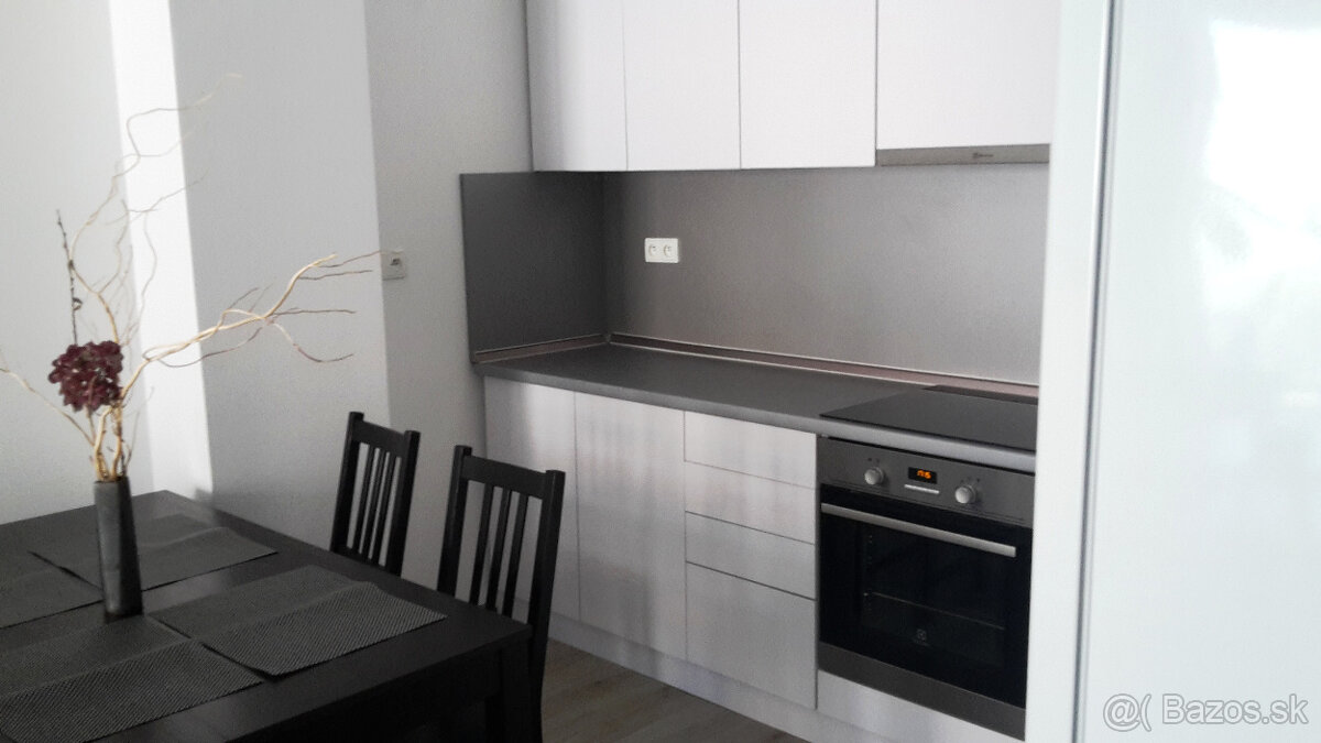 Prenajmem 2-izbový byt, bez provízie, Novostavba, OC Centrál - 2