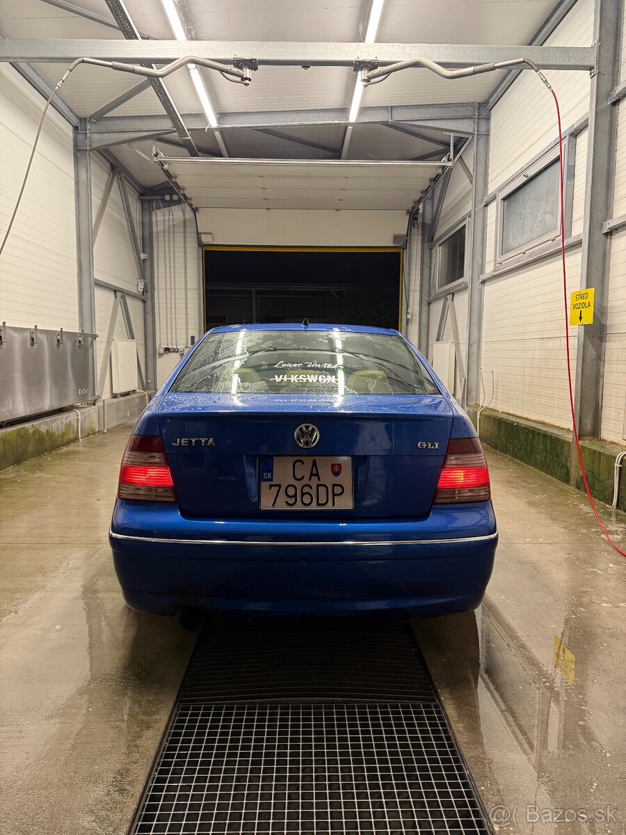 Rozpredam na nd Bora 1.9 tdi 96kw usa - 2