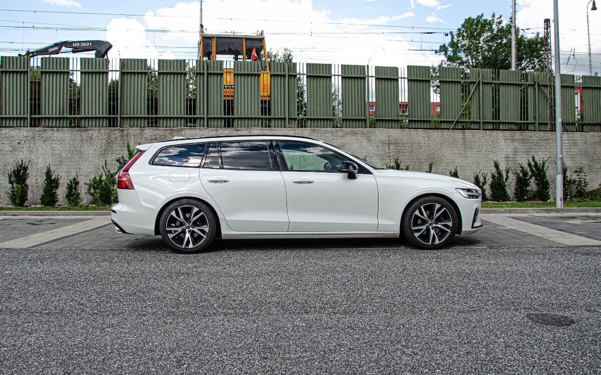 Volvo V60 D4 R-Design A/T - 2
