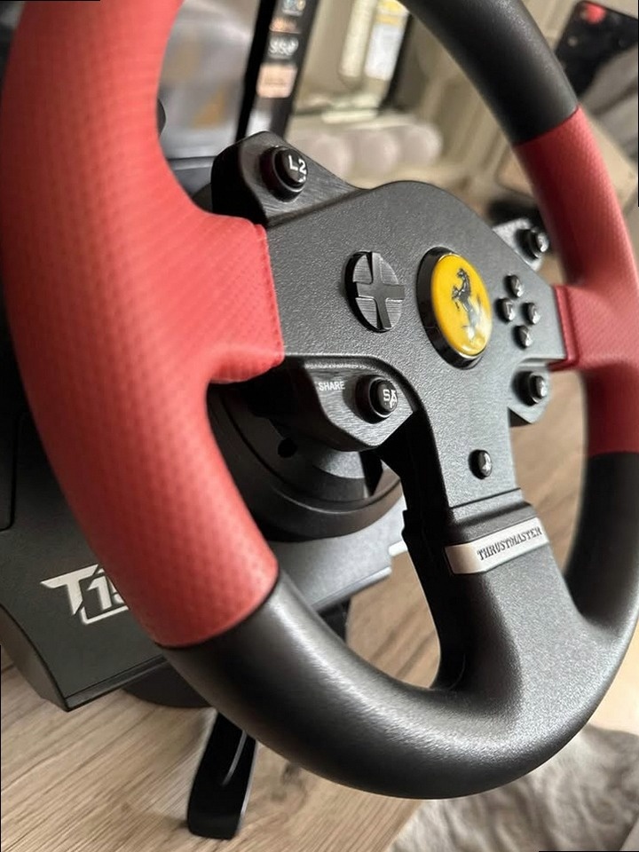 Volant Thrustmaster T150 + pedále (Ferrari) - 2