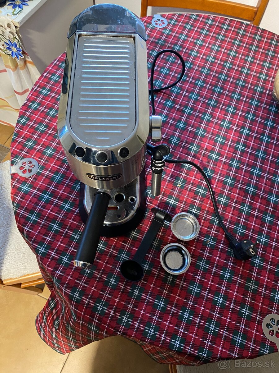 Pákový kávovar De'Longhi DEDICA - 2