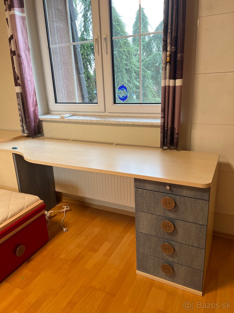 Písací stôl s úložným priestorom a zásuvkami - 2