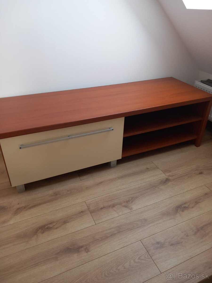 Komoda pod TV - 2