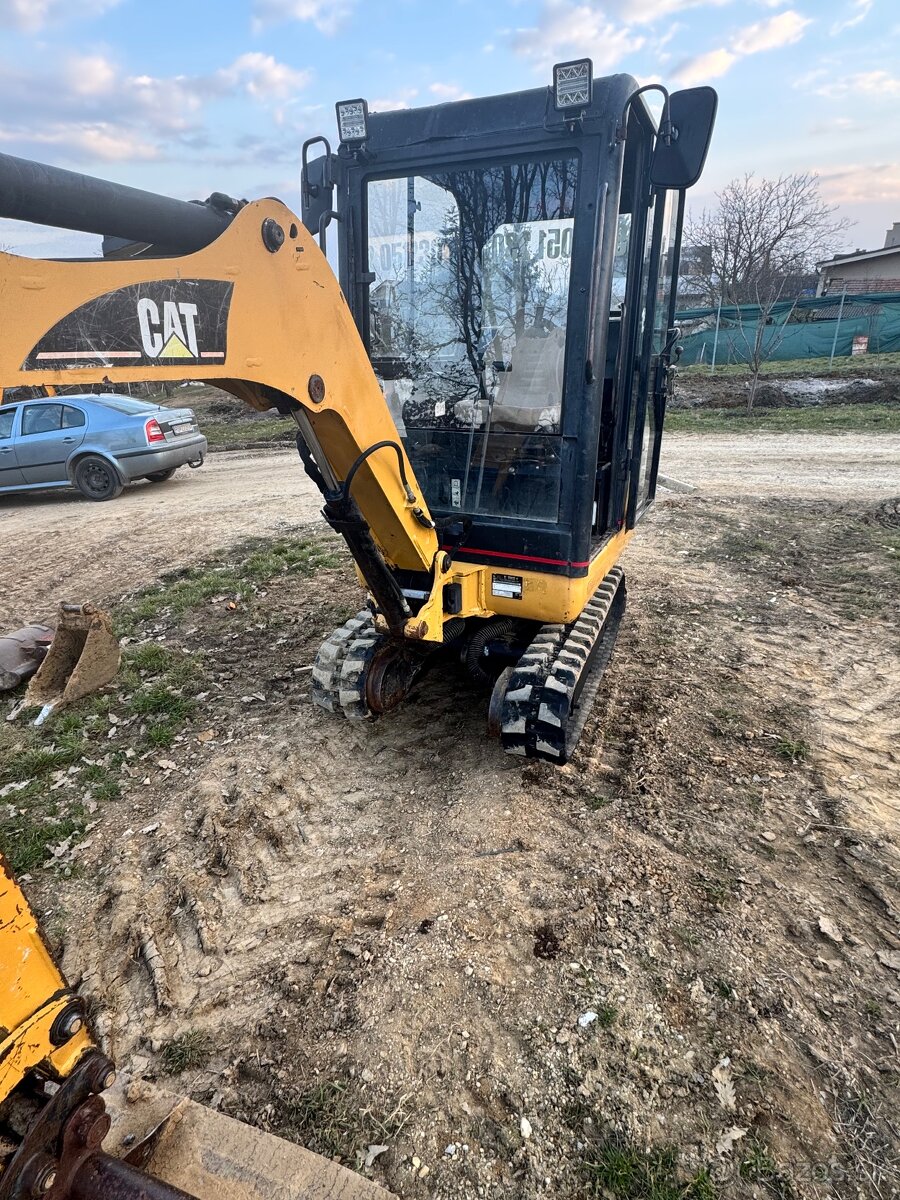 Predám cat 301.8 - 2