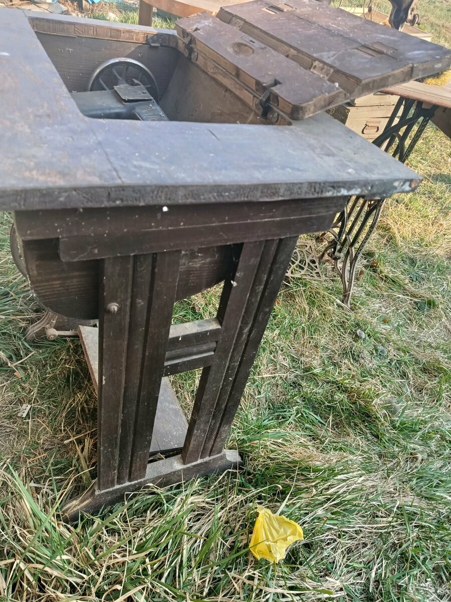 Šijací stroj Viscontea - 2