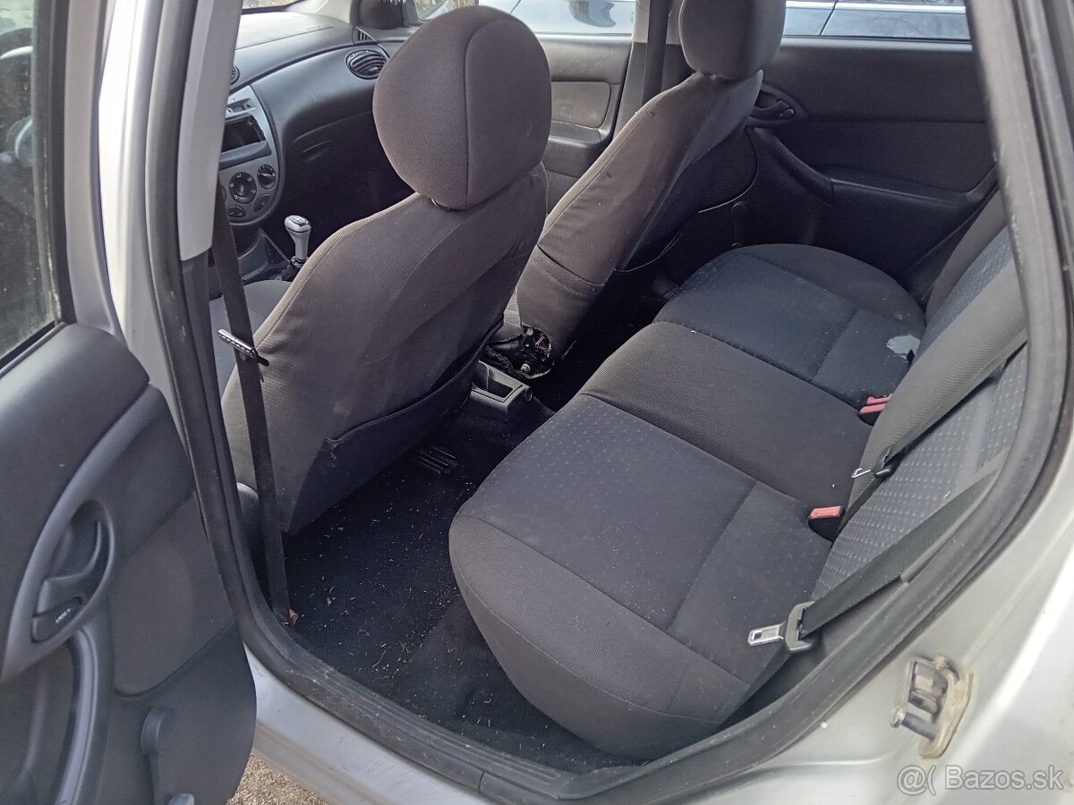 Predám rozpredám Ford focus 1.4 benzín - 2