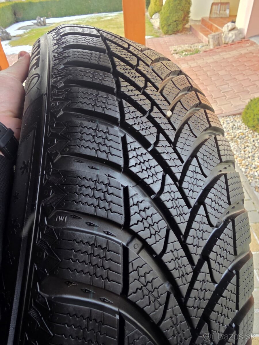 Semperit SPEED-GRIP 5 205/55 R19 97 V Zimné - 2
