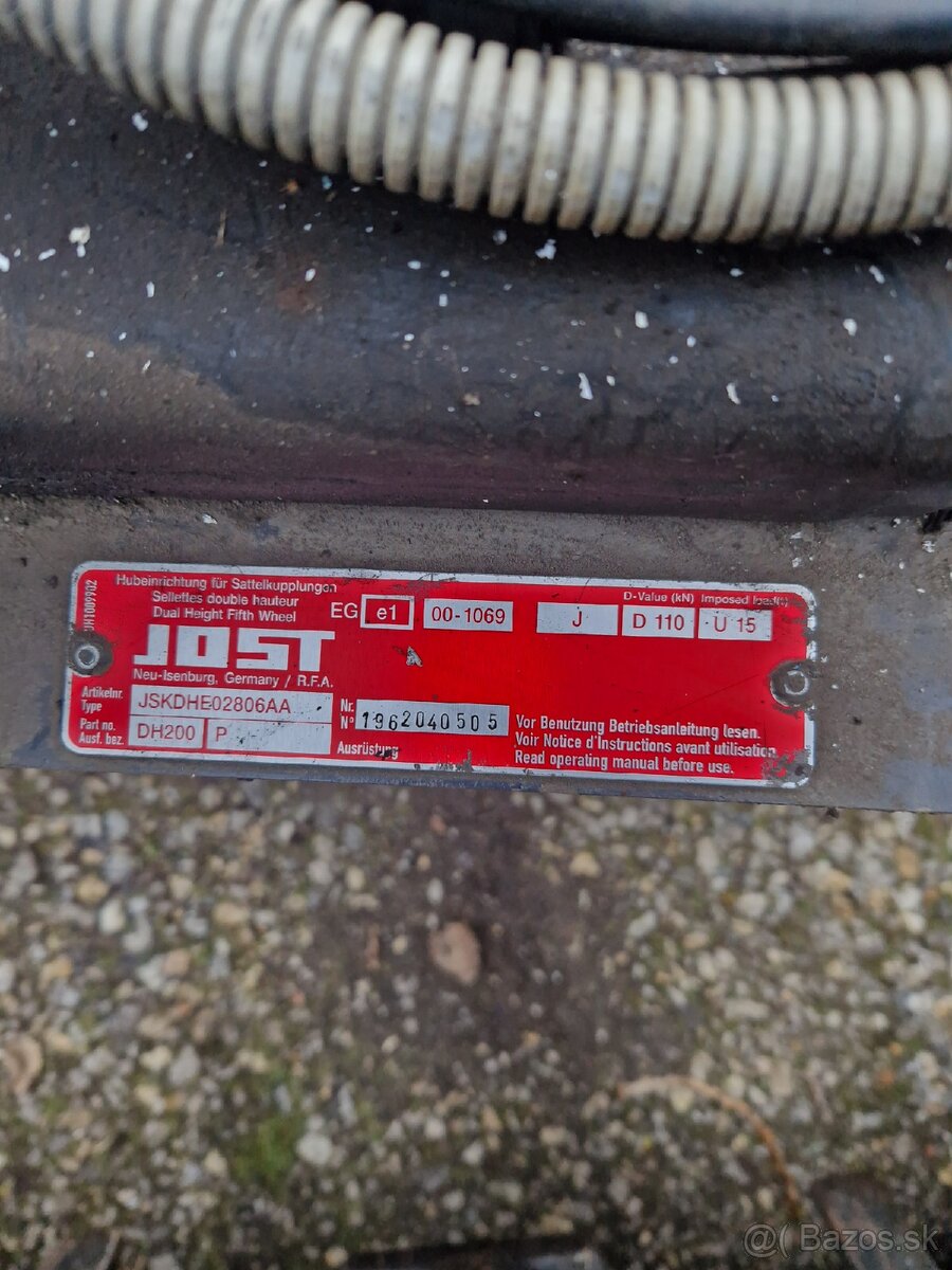 Tocna JOST,vyskovo nastavitelna - 2