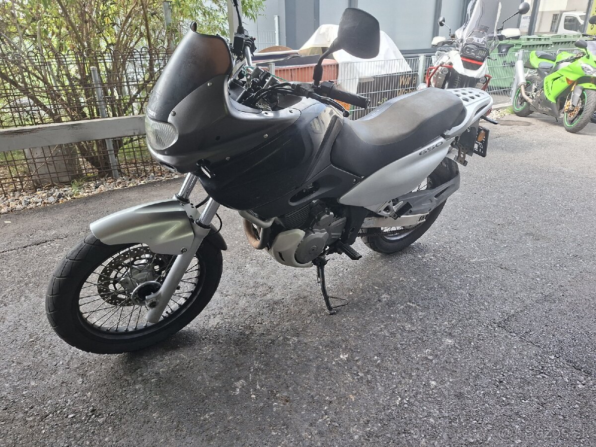 Suzuki 650 cm3 - 2