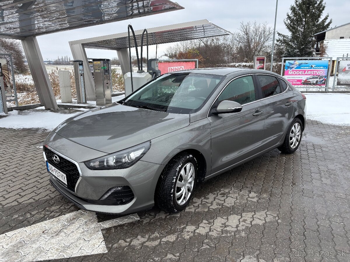 Hyundai i30 Fastback 1.4 T-GDI 103 kW – TOP STAV, 103 000 km - 2