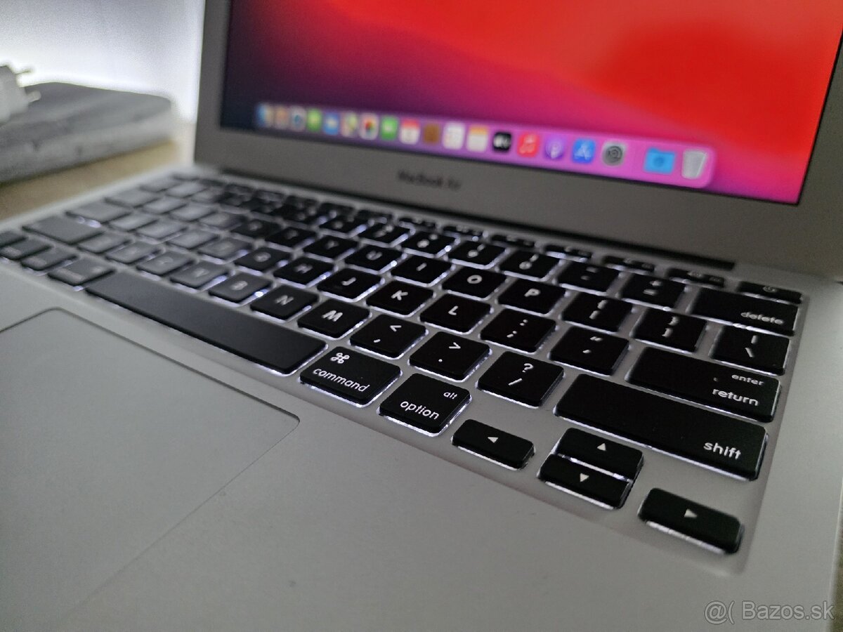 Macbook Air 11-inch A1465 - 2