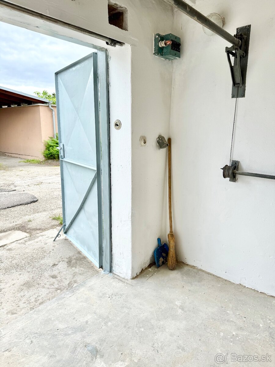Garáž v Komárne - 2