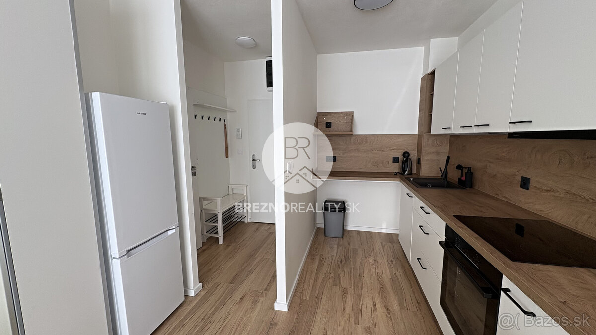 BYT NA PRENÁJOM 1KK s balkónom v novostavbe -Brezno - štvrť - 2