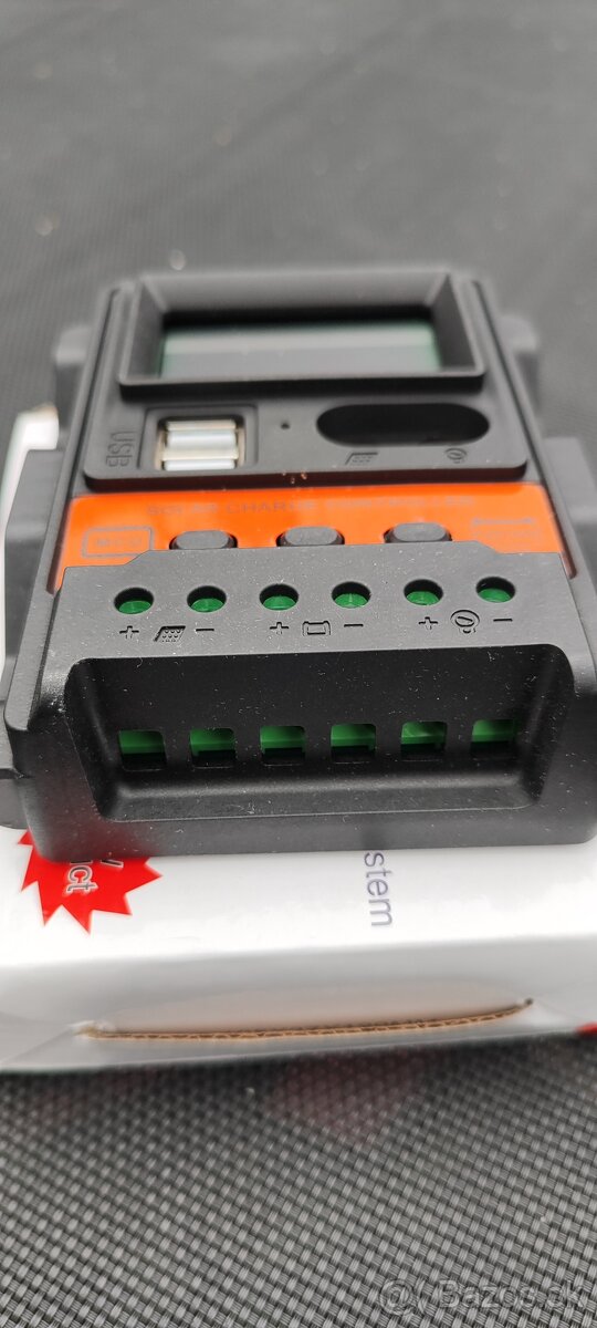 Solárny regulátor 12/24v 30A - 2