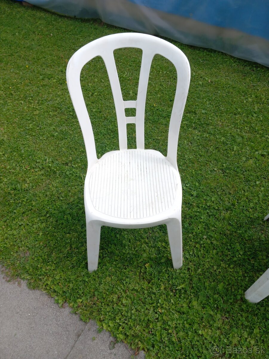 Predám plastové stoličky - 2