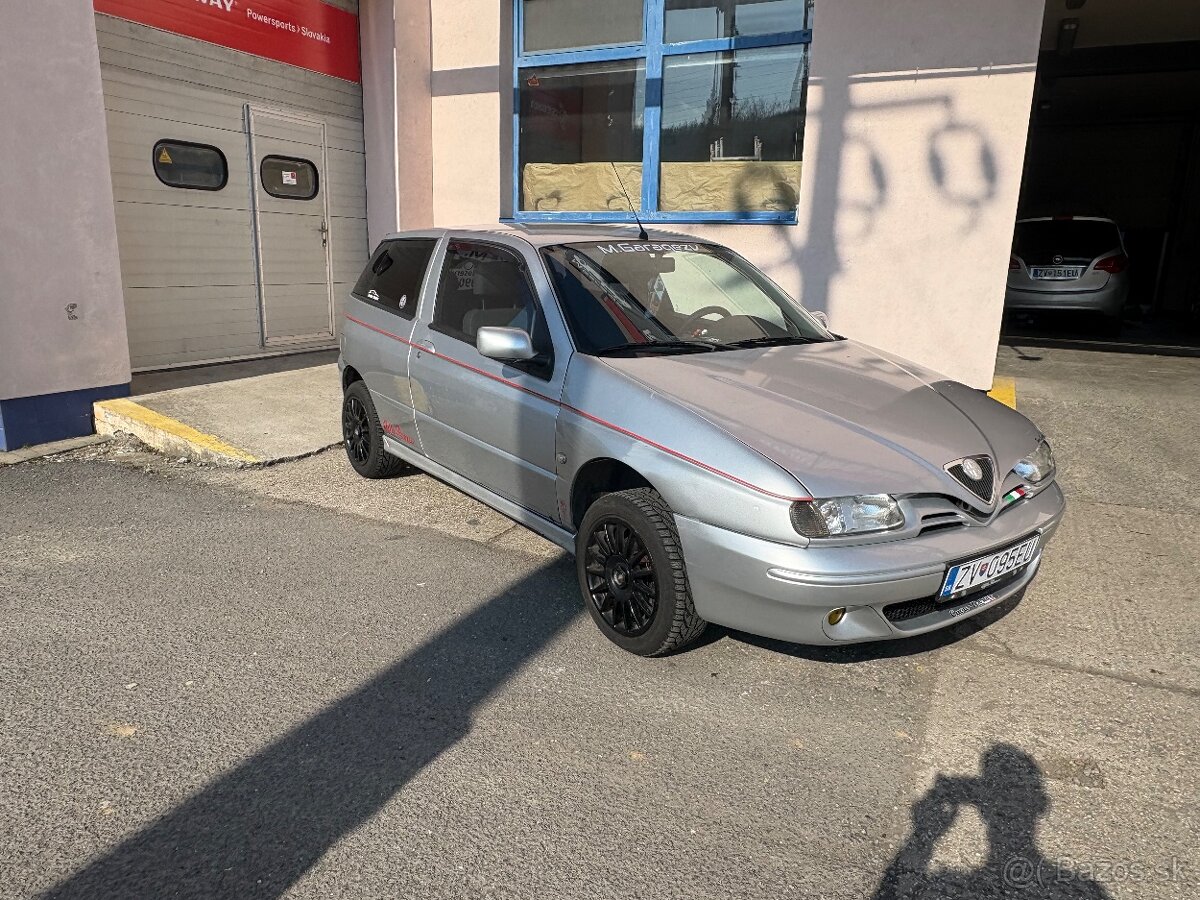 Predám Alfa Romeo 145 - 2