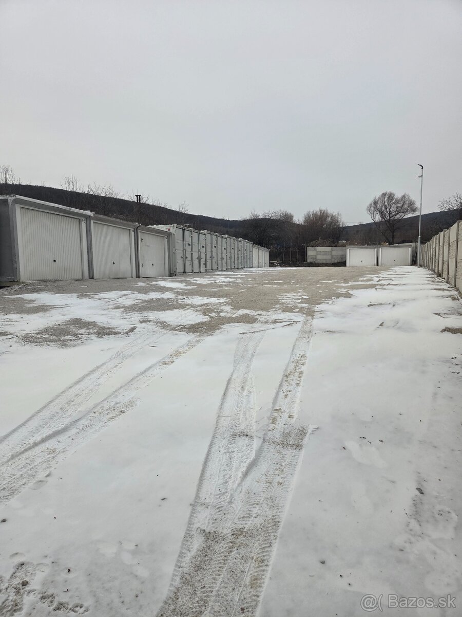 Garáž (15 m²) na prenájom – Skalická cesta - 2