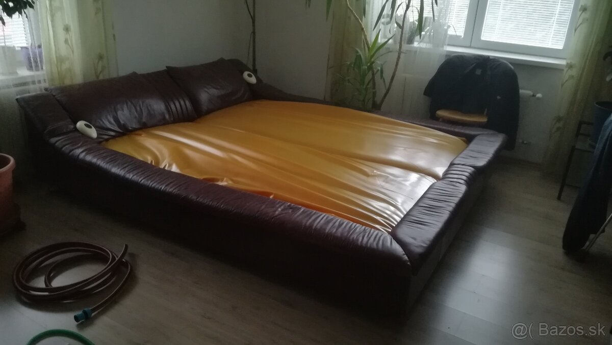 Predam koženu manželsku vodnu postel - 2