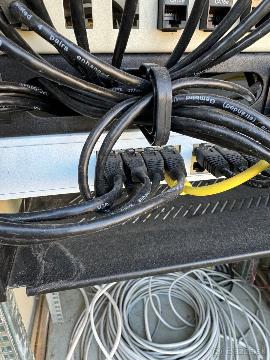 Kvalitný externý rack - polovybavený - 2