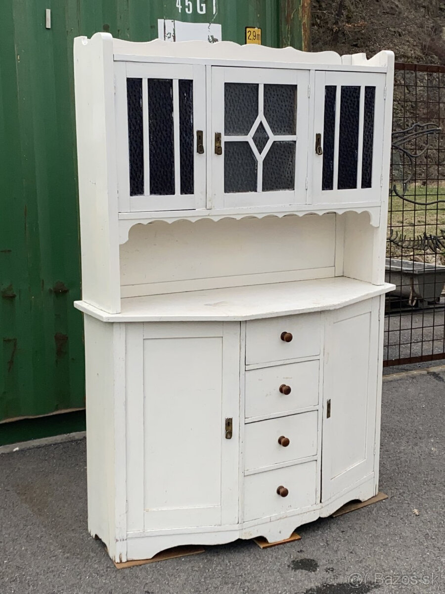 ľudový kredenc 1900 - 2