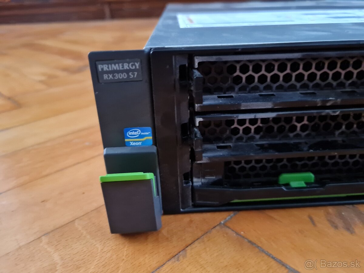 Server Fujitsu Primergy RX300 S7 - 2