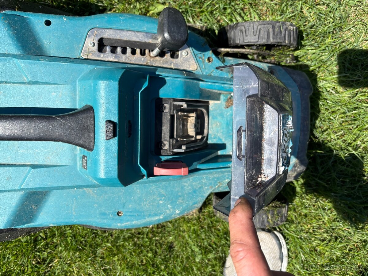 Makita akú kosačka - 2