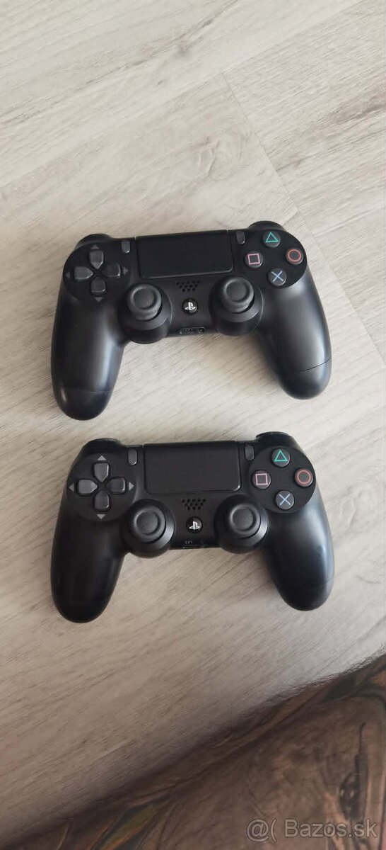 Playstation 4 Slim - 2