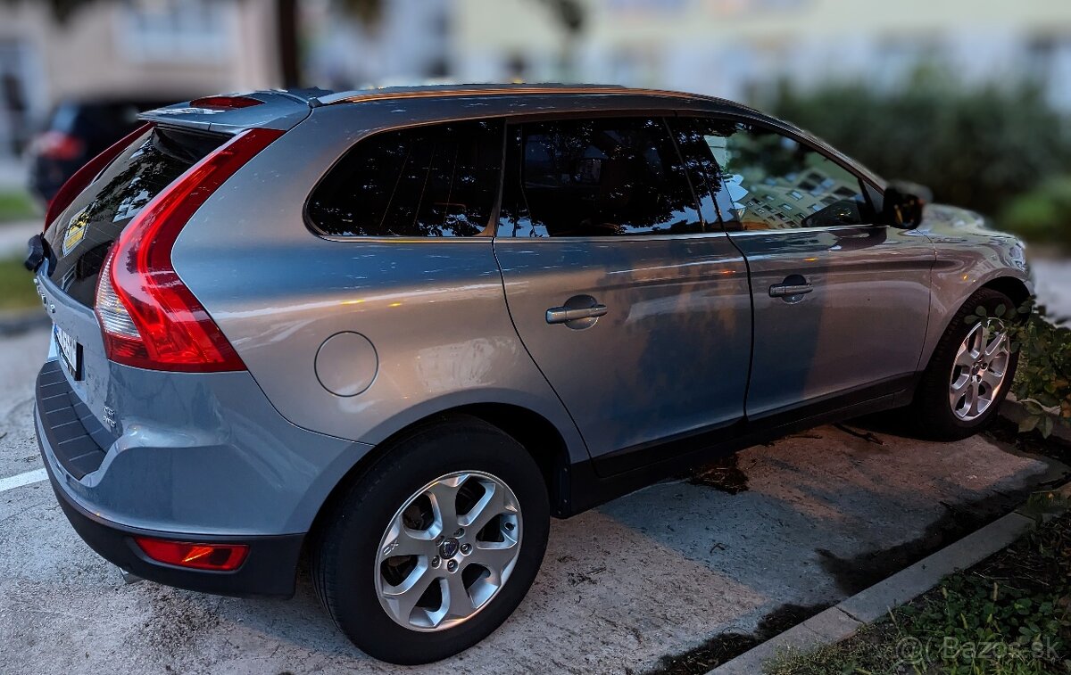 Volvo XC60 D5 AWD | 222 HP | Špičkový stav (STK 02/2028) - 2
