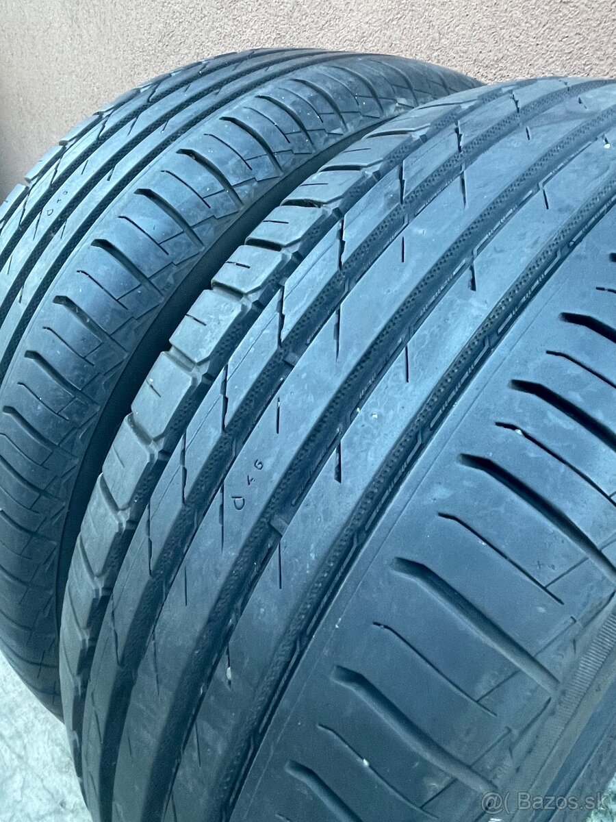 Nokian 235/55 R17 letné - 2