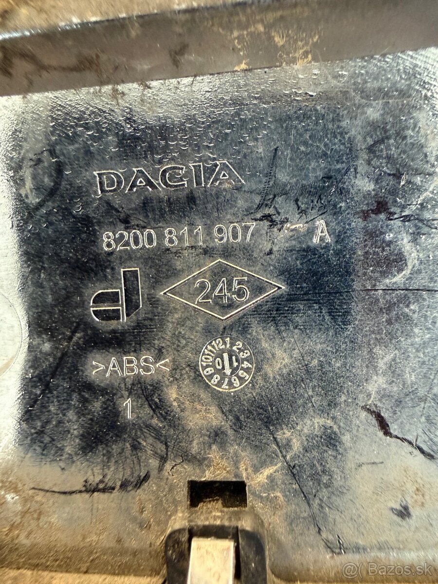 Predný znak na Daciu Duster/Logan/Sandero - 2