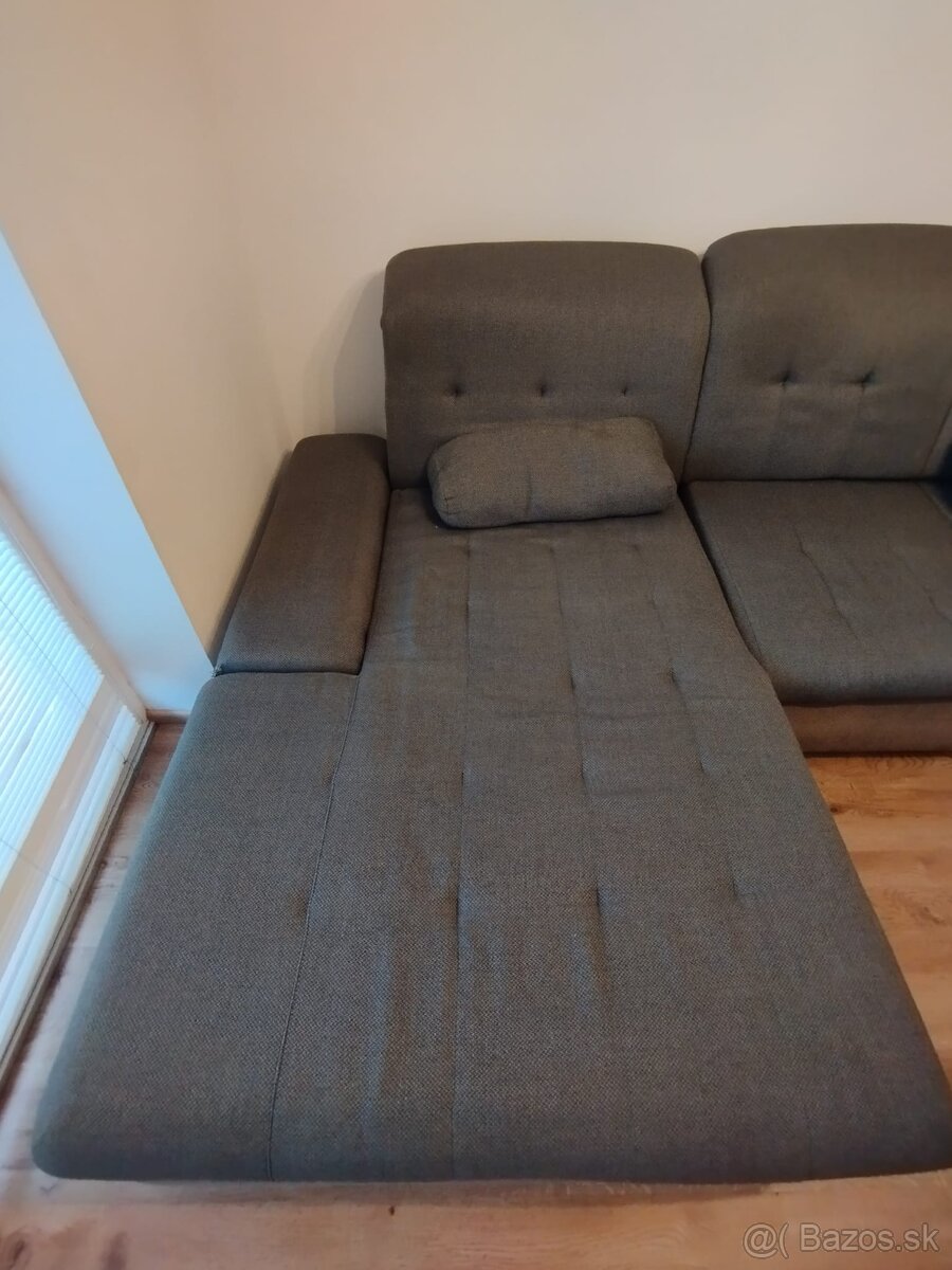 Predam rohový rozkladací gauč v zachovalom stave - 2